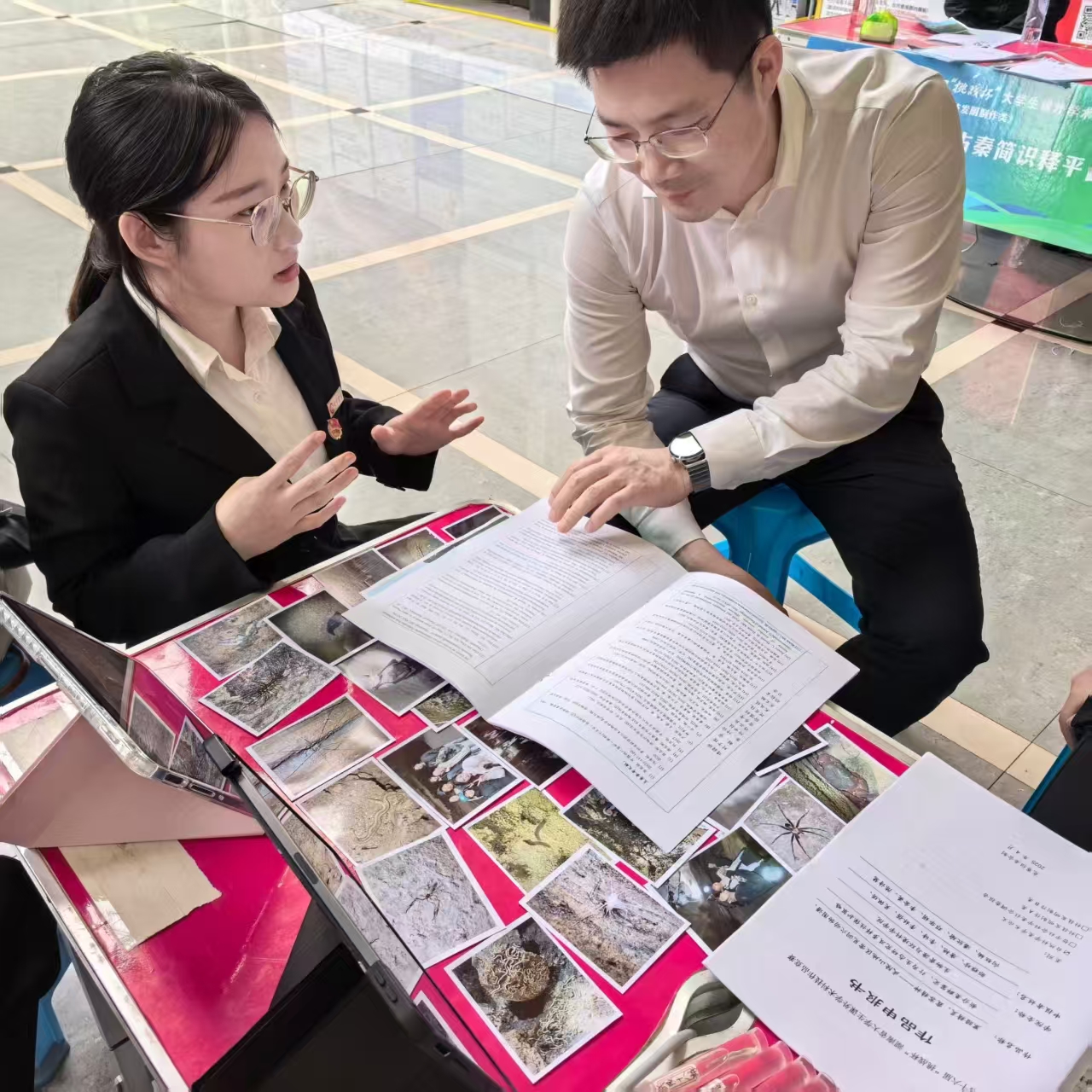图为邹雅珍参与活动.jpg