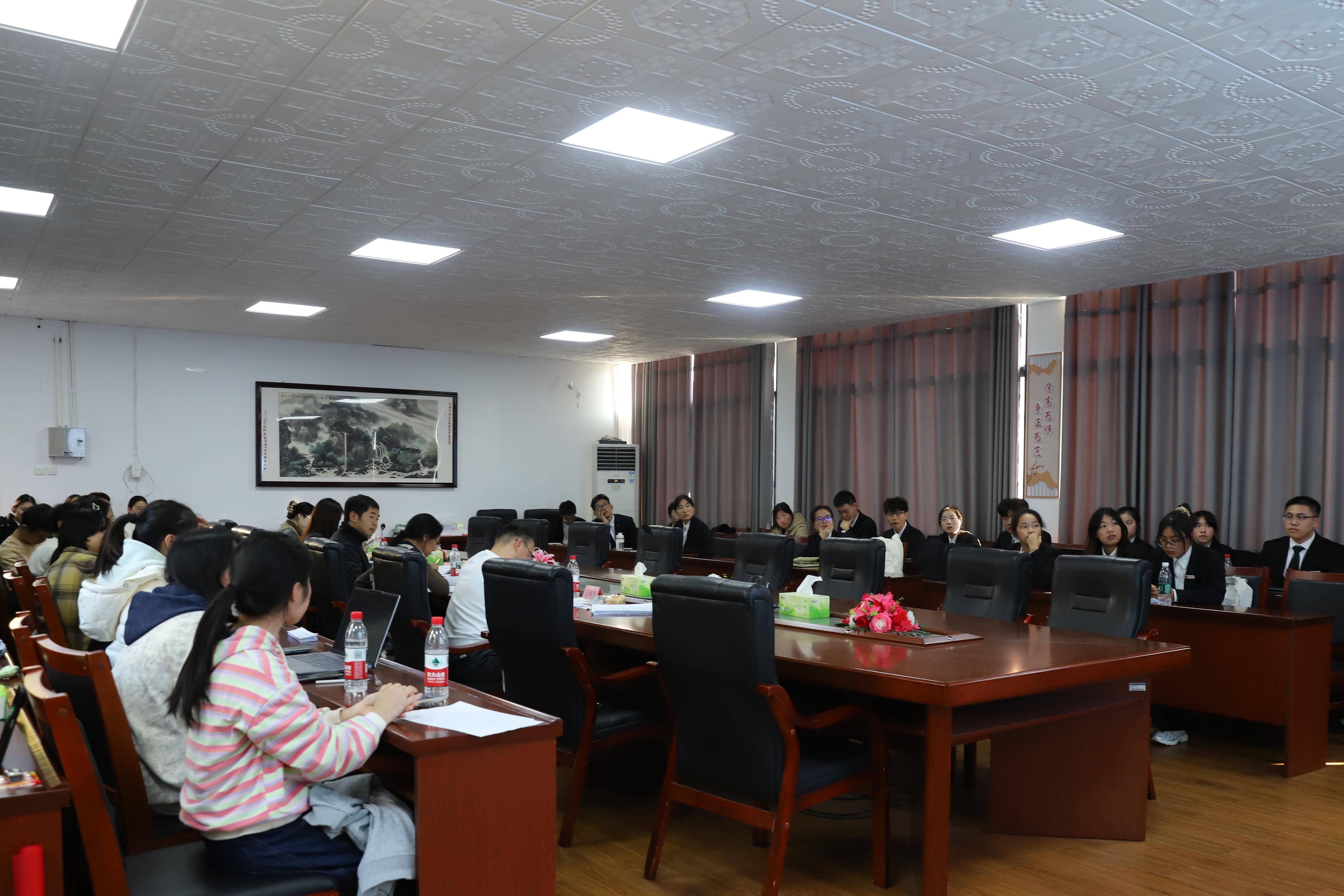 图为答辩现场1.jpg
