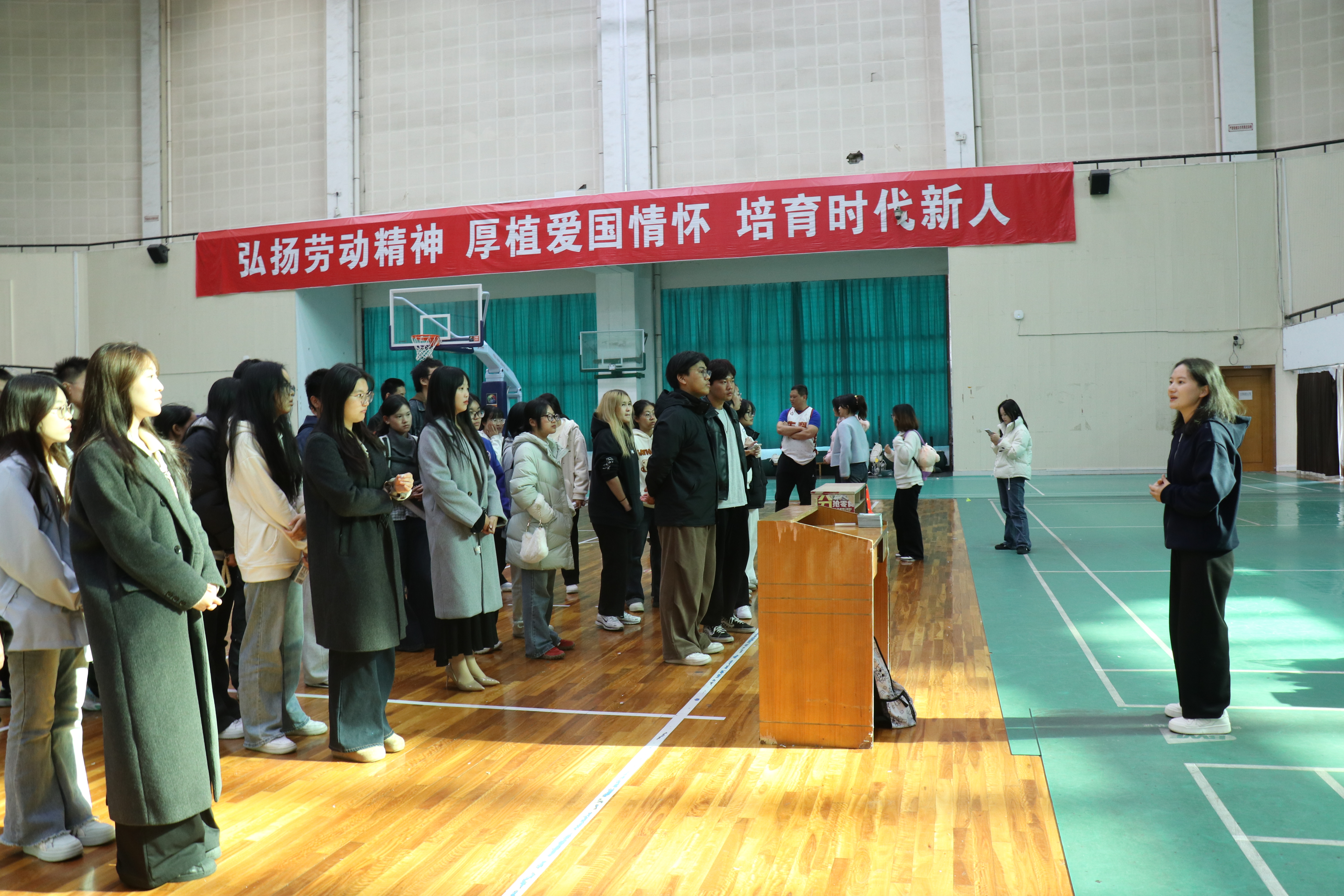 图为袁建平老师开场讲话.JPG